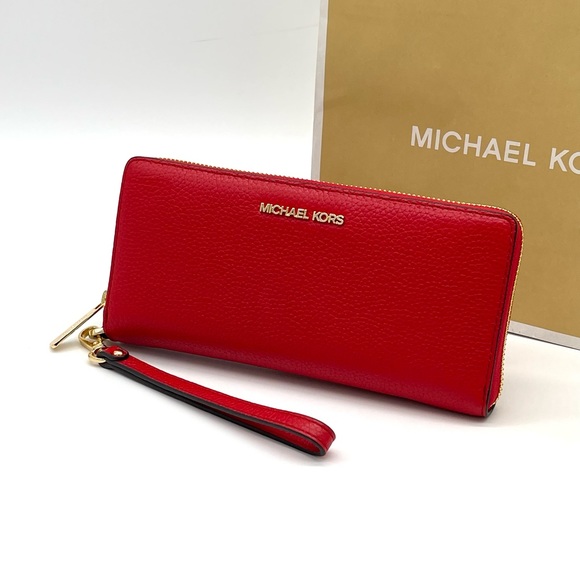 Michael Kors Handbags - Michael Kors Large Continental Wallet